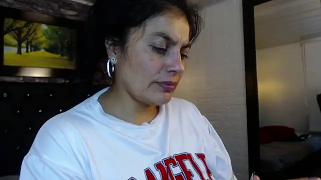 Lust Mom41 online show from December 4, 2024, 9:29 pm
