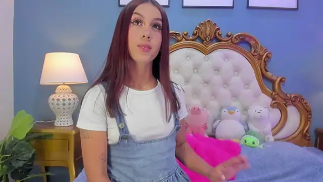 Snapshot of AlanaJones1 chatting on October 11, 2025, 4:13 am AlanaJones1 online show from October 11, 2025, 4:13 am