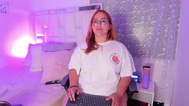 LeahxBarker online show from May 7, 2026, 1:54 am