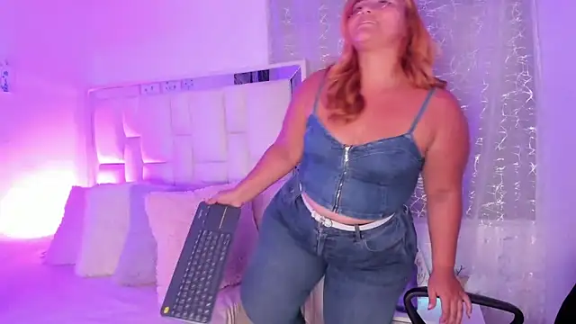 LeahxBarker online show from December 21, 2025, 3:08 am