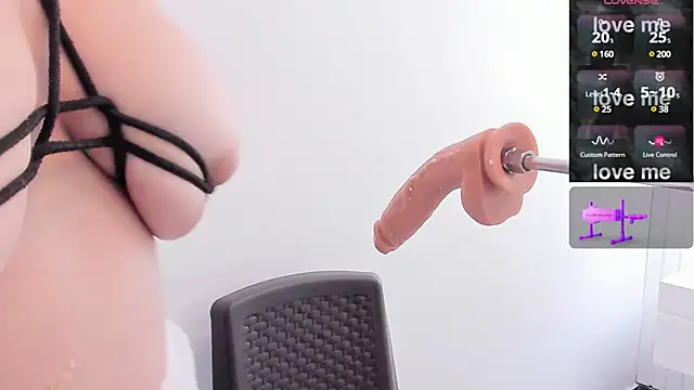 Snapshot of Anniee_boobs chatting on February 6, 2025, 4:10 am Anniee boobs online show from February 6, 2025, 4:10 am