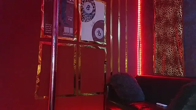 Snapshot of alissa4blonde chatting on November 21, 2025, 6:12 am alissa4blonde online show from November 21, 2025, 6:12 am