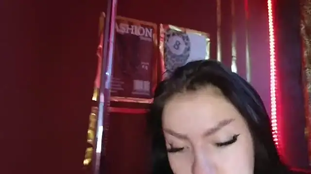 Snapshot of alissa4blonde chatting on November 6, 2025, 6:06 am alissa4blonde online show from November 6, 2025, 6:06 am