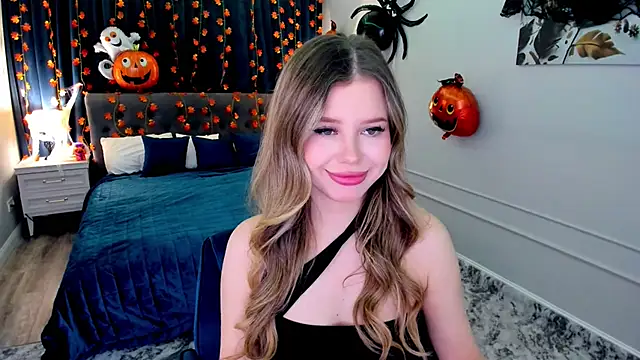 Snapshot of FollowLovee chatting on October 9, 2025, 7:58 pm FollowLovee online show from October 9, 2025, 7:58 pm