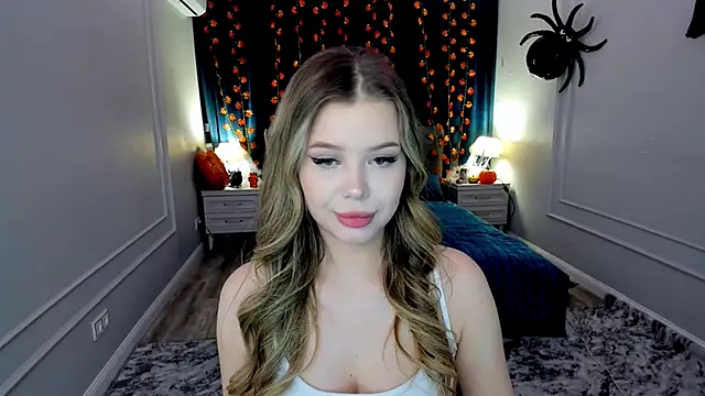 Snapshot of FollowLovee chatting on October 28, 2025, 7:35 pm FollowLovee online show from October 28, 2025, 7:35 pm