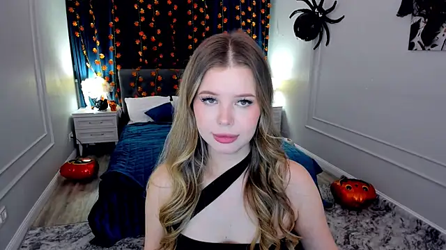 Snapshot of FollowLovee chatting on October 15, 2025, 7:44 pm FollowLovee online show from October 15, 2025, 7:44 pm