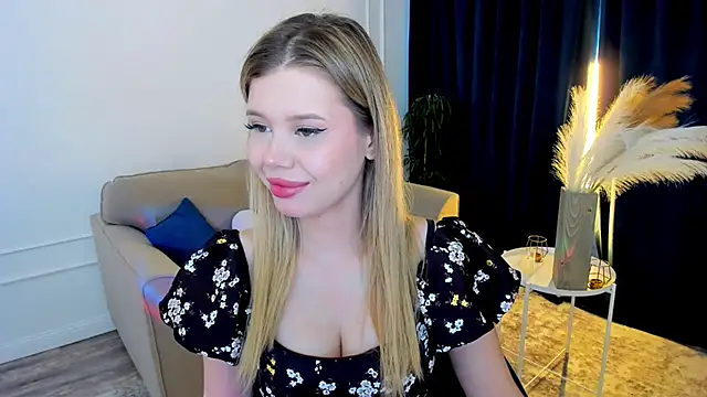 Snapshot of FollowLovee chatting on June 12, 2026, 3:59 am FollowLovee online show from June 12, 2026, 3:59 am