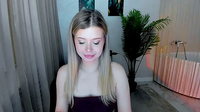 Snapshot of FollowLovee chatting on June 15, 2026, 7:35 pm FollowLovee online show from June 15, 2026, 7:35 pm