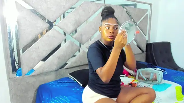 EvaxEmma online show from March 18, 2026, 1:02 pm