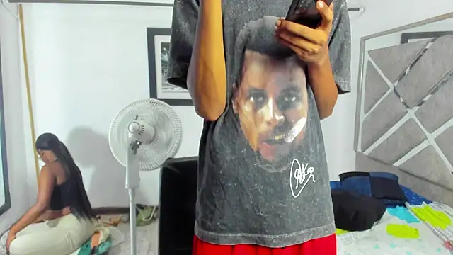 EvaxEmma online show from December 16, 2025, 1:26 pm