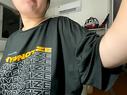 Snapshot of iamMalixxx chatting on September 20, 2025, 12:32 pm iamMalixxx online show from September 20, 2025, 12:32 pm