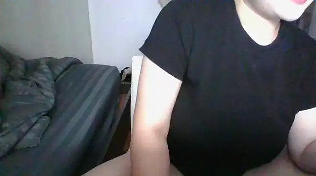 Snapshot of iamMalixxx chatting on March 2, 2025, 12:25 pm iamMalixxx online show from March 2, 2025, 12:25 pm