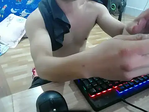 Snapshot of Cloudycockcare chatting on February 1, 2026, 8:01 am Cloudycockcare online show from February 1, 2026, 8:01 am