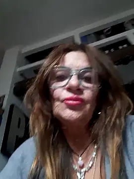 gildamilf online show from October 25, 2025, 1:34 pm