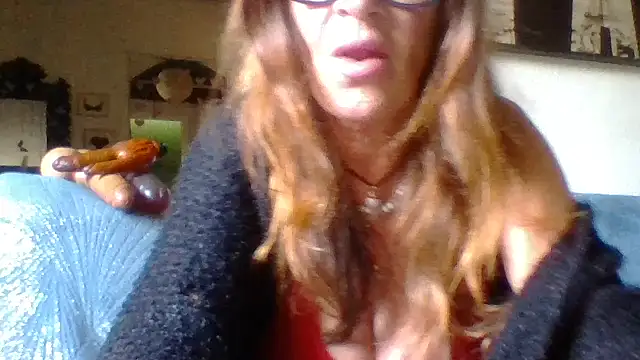 gildamilf online show from April 27, 2026, 3:32 pm