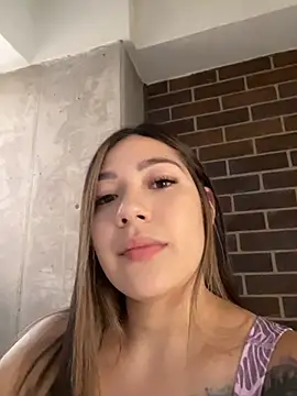 Snapshot of Latina_vanessa chatting on August 5, 2026, 10:15 pm Latina vanessa online show from August 5, 2026, 10:15 pm