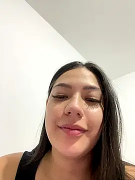 Snapshot of Latina_vanessa chatting on December 4, 2025, 2:21 am Latina vanessa online show from December 4, 2025, 2:21 am