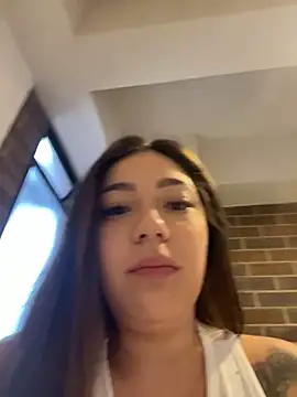Snapshot of Latina_vanessa chatting on July 19, 2026, 10:50 pm Latina vanessa online show from July 19, 2026, 10:50 pm