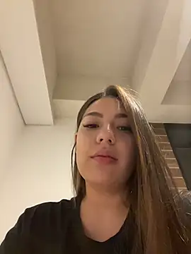 Snapshot of Latina_vanessa chatting on July 21, 2026, 1:30 am Latina vanessa online show from July 21, 2026, 1:30 am
