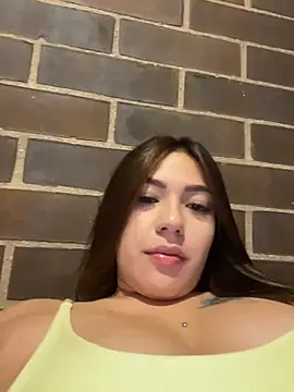 Snapshot of Latina_vanessa chatting on June 22, 2026, 11:46 pm Latina vanessa online show from June 22, 2026, 11:46 pm