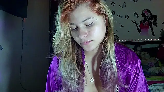 Snapshot of Elith_20 chatting on November 4, 2025, 8:29 am Elith 20 online show from November 4, 2025, 8:29 am