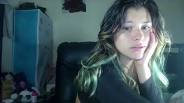 Snapshot of Elith_20 chatting on March 16, 2025, 8:32 am Elith 20 online show from March 16, 2025, 8:32 am