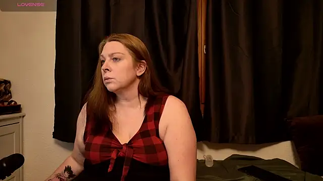 Snapshot of Big_Beautiful_MILF chatting on February 17, 2025, 7:44 pm Big Beautiful MILF online show from February 17, 2025, 7:44 pm