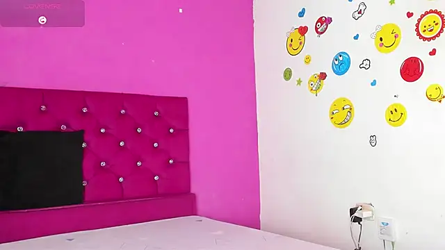 Snapshot of Sofi_Hot_20 chatting on March 7, 2025, 10:56 am Sofi Hot 20 online show from March 7, 2025, 10:56 am