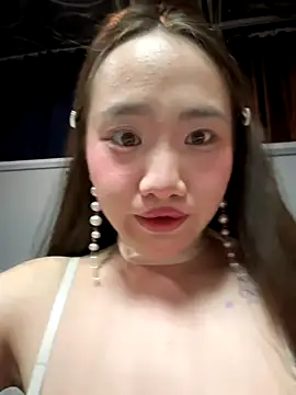 Snapshot of Asianpie_ chatting on December 2, 2025, 11:17 pm Asianpie online show from December 2, 2025, 11:17 pm