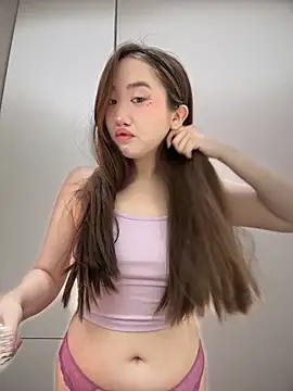 Snapshot of Asianpie_ chatting on October 27, 2025, 12:11 am Asianpie online show from October 27, 2025, 12:11 am