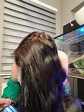 Snapshot of CamilleDesire chatting on November 23, 2025, 5:01 pm CamilleDesire online show from November 23, 2025, 5:01 pm