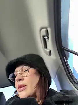 Snapshot of RinaCat chatting on March 9, 2026, 5:44 am RinaCat online show from March 9, 2026, 5:44 am