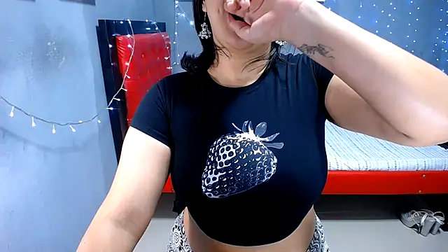 Snapshot of Sweettei chatting on November 29, 2025, 11:21 am Sweettei online show from November 29, 2025, 11:21 am