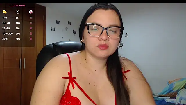 Snapshot of Sarahros1 chatting on December 15, 2025, 11:10 pm Sarahros1 online show from December 15, 2025, 11:10 pm