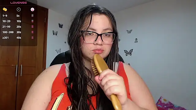 Snapshot of Sarahros1 chatting on September 11, 2025, 4:12 am Sarahros1 online show from September 11, 2025, 4:12 am