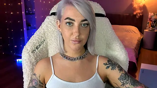 tykioty Miley online show from October 23, 2025, 3:21 pm