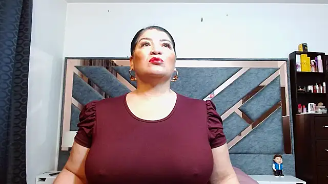 Snapshot of KarlaTesg chatting on July 4, 2026, 9:15 am KarlaTesg online show from July 4, 2026, 9:15 am
