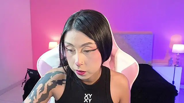 SharonBoone online show from September 29, 2025, 3:46 am