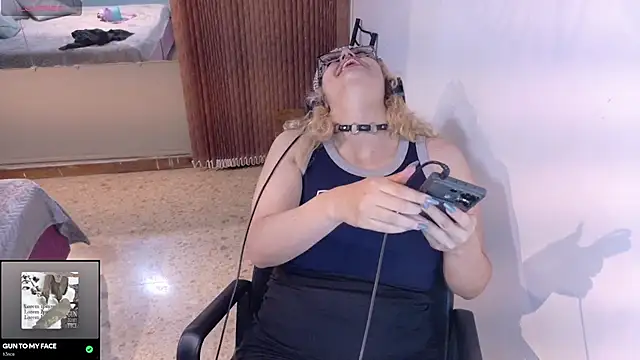 Snapshot of Eli666uwu chatting on October 8, 2025, 9:48 pm Eli666uwu online show from October 8, 2025, 9:48 pm