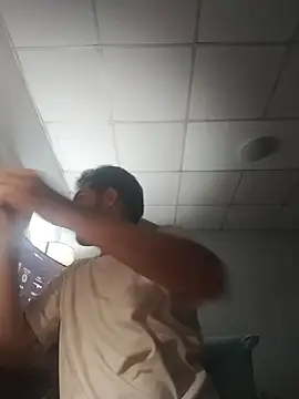 Snapshot of nicedick_bro chatting on November 16, 2025, 6:18 am nicedick bro online show from November 16, 2025, 6:18 am