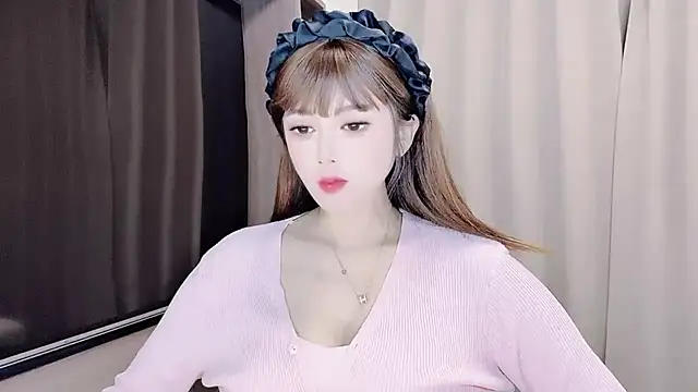 VIWVI online show from October 13, 2025, 4:58 am