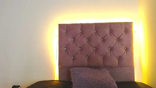 ANDREA TWERK ASS online show from May 5, 2026, 10:13 pm