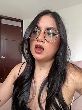 Snapshot of montmariana chatting on July 17, 2026, 3:31 pm montmariana online show from July 17, 2026, 3:31 pm