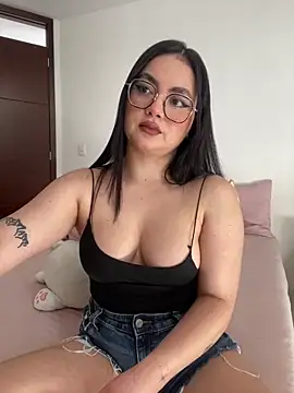 Snapshot of montmariana chatting on June 19, 2026, 6:36 pm montmariana online show from June 19, 2026, 6:36 pm