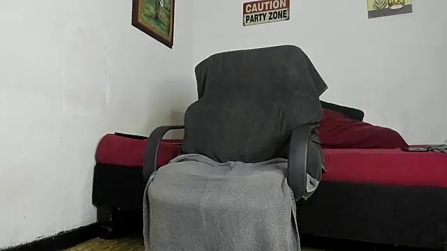 TristanWoods online show from December 21, 2025, 10:17 am