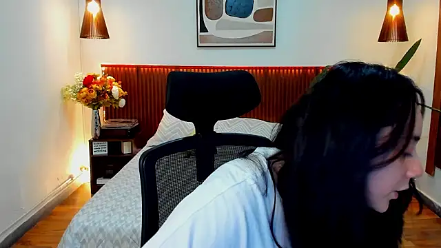 KatherineBond online show from March 10, 2026, 6:56 pm