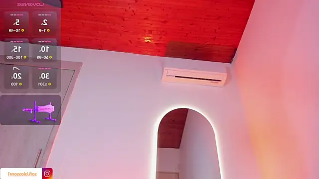 Snapshot of Sofi_Blossom chatting on December 5, 2025, 8:06 pm Sofi Blossom online show from December 5, 2025, 8:06 pm