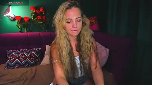 Snapshot of EvaMoran chatting on February 9, 2025, 5:19 am EvaMoran online show from February 9, 2025, 5:19 am