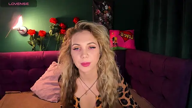 Snapshot of EvaMoran chatting on February 12, 2025, 1:52 am EvaMoran online show from February 12, 2025, 1:52 am