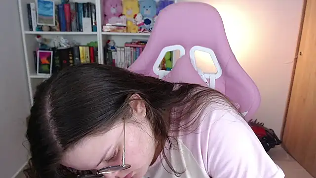 Gabiwaifu online show from May 7, 2026, 3:44 am
